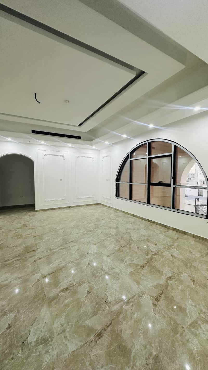 位于阿尔瑞巴 11 卧室的别墅 270000 AED - 8664741 位于阿尔瑞巴 11 卧室的别墅 270000 AED - 8664741