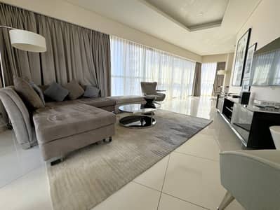 2 Bedroom Flat for Rent in Business Bay, Dubai - Living 5. jpg