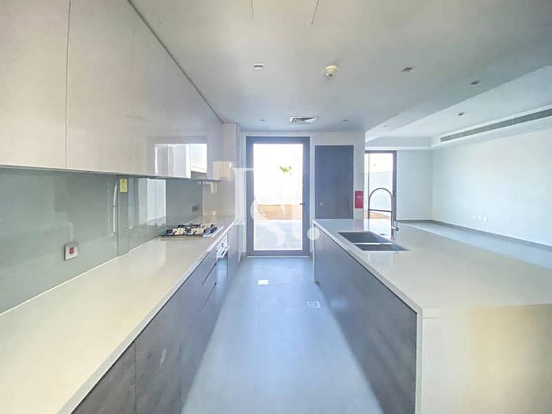 5 yas-acres-yas-island-abu-dhabi-kitchen (1). JPG