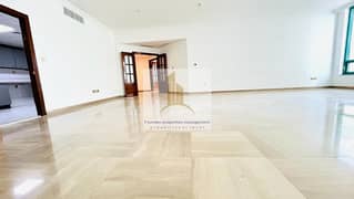 شقة في منطقة الكورنيش 3 غرف 115000 درهم - 5882603