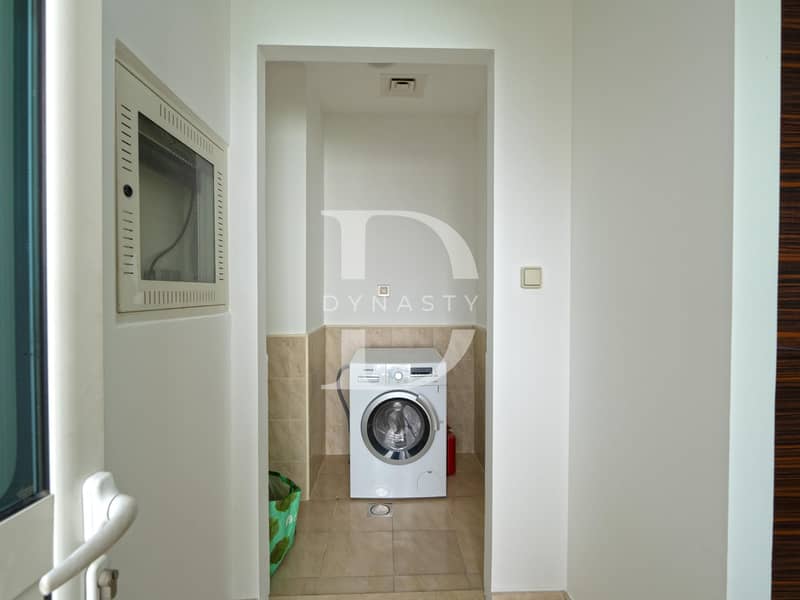 9 LAUNDRY AREA. jpg