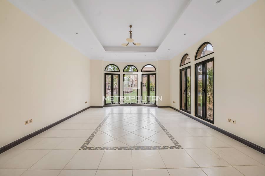 Spacious Layout | Pool View | Ready to move in Spacious Layout | Pool View | Ready to move in