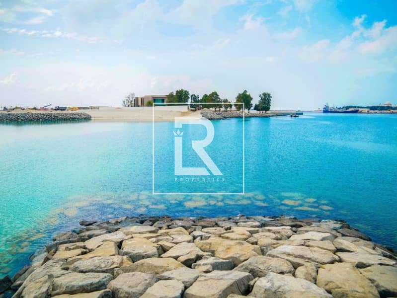 Beachfront Area | Expansive Plot | Grand Estate Beachfront Area | Expansive Plot | Grand Estate