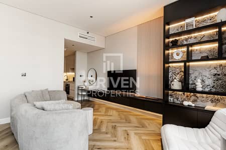 Modern and Furnished with Full Burj Khalifa View