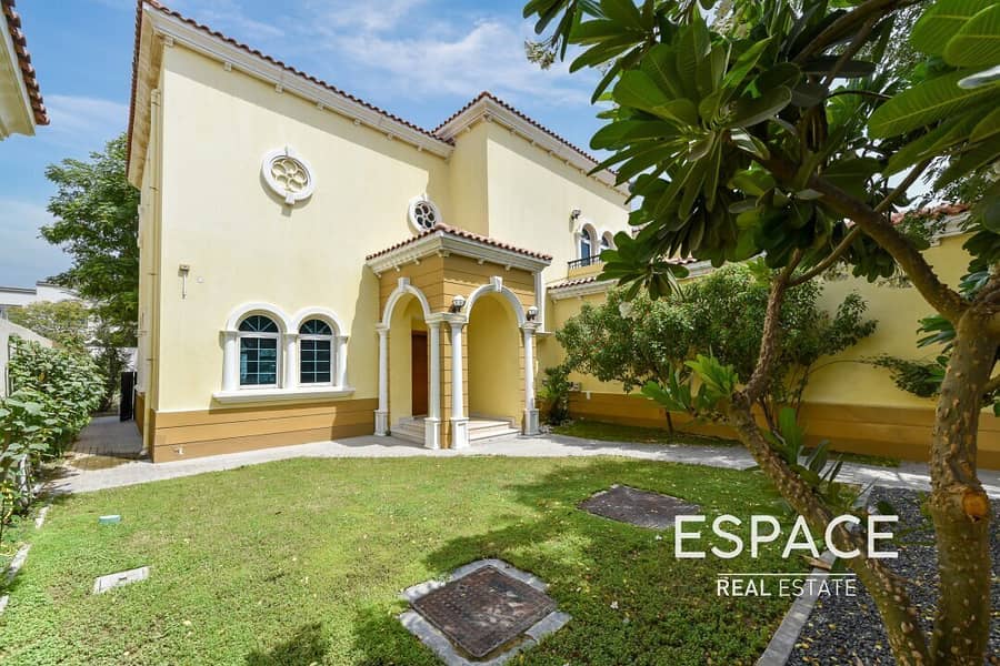 Вилла в Джумейра Парк，Легаси, 3 cпальни, 325000 AED - 9476370