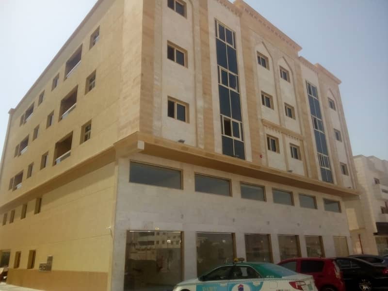 بناية في الروضة على الشارع الرئيسي بدخل 9% و عمر2 سنة بناية في الروضة على الشارع الرئيسي بدخل 9% و عمر2 سنة