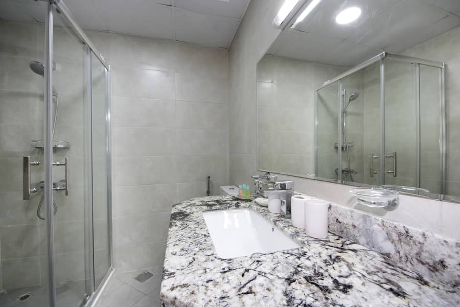 6 Bathroom. JPG