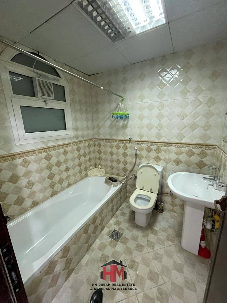 4 2bd2c502-de59-41bb-afc7-e5babe5b8ce6. jpg