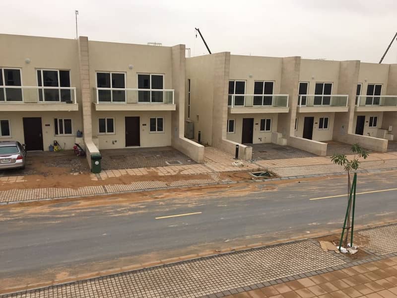 Single Row Villa In Warsan Villege . (85k by 4) Single Row Villa In Warsan Villege . (85k by 4)