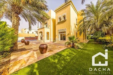 Stunning family home / Lake views Stunning family home / Lake views