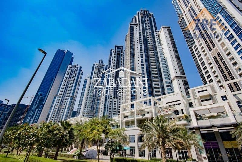 4 Podium Villa 4 Bedrooms plus Maid's Room with Burj Khalifa View