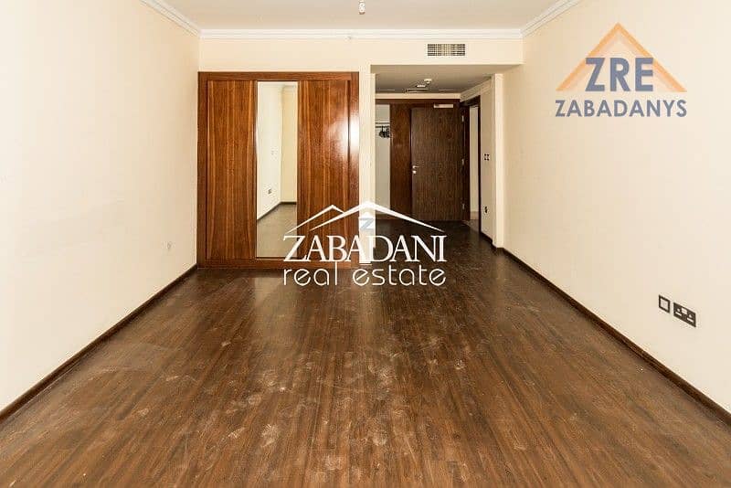 10 Podium Villa 4 Bedrooms plus Maid's Room with Burj Khalifa View