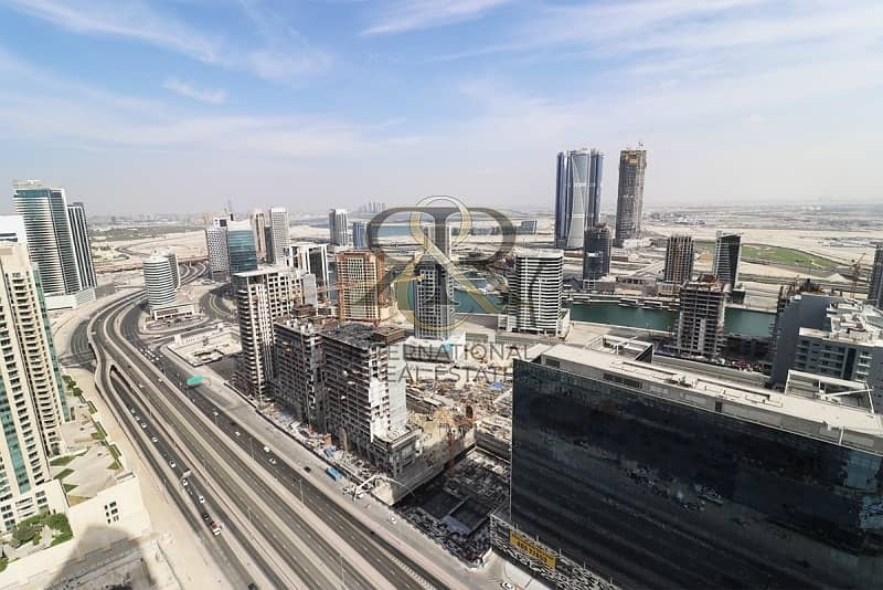 4 High Floor I Enticing Views.