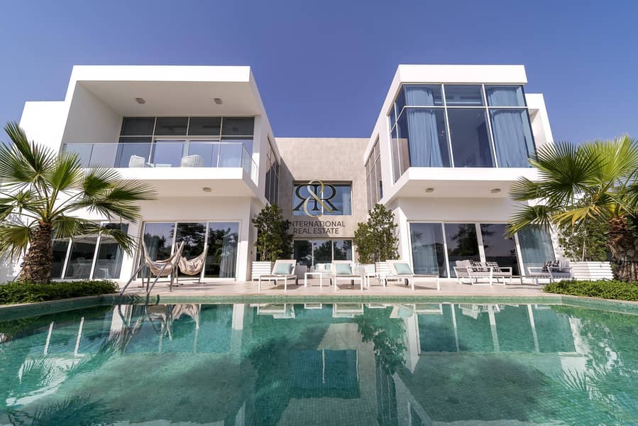 18 Luxurious Upgraded finishing | Contemporary Style Villa