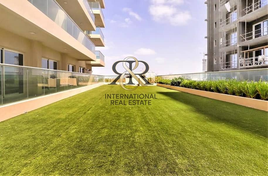 10 Highly Maintained Spacious Studio | Great Location