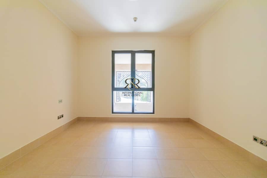 4 Spacious and Well Maintained 2 Bedrooms with balcony