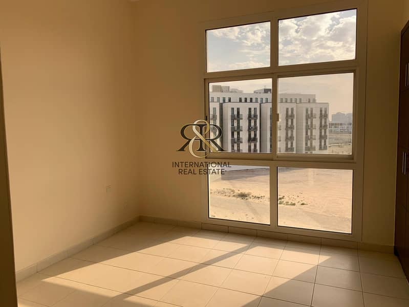 6 Vacant Unit and Spacious 2 Bedrooms with balcony