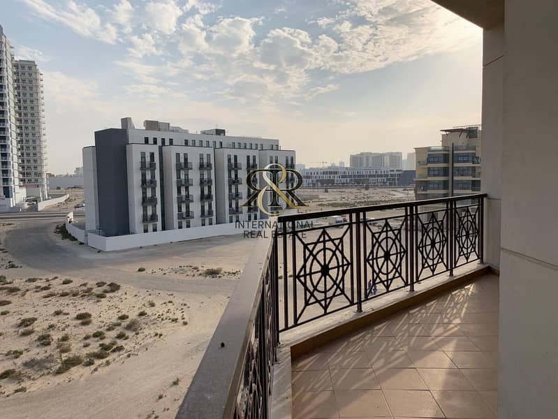 8 Vacant Unit and Spacious 2 Bedrooms with balcony