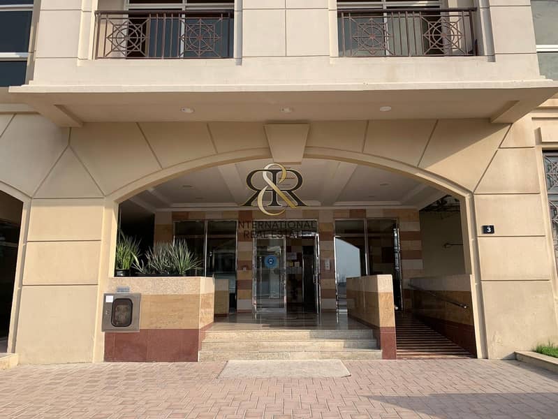 12 Vacant Unit and Spacious 2 Bedrooms with balcony