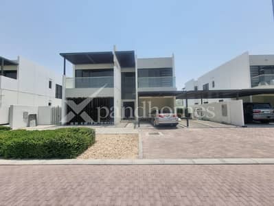 Sumptuous Villa | Single row |  Road View | Ready