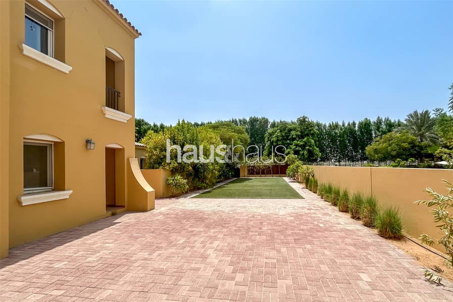 Type A | Single Row | Large Plot - Image 12