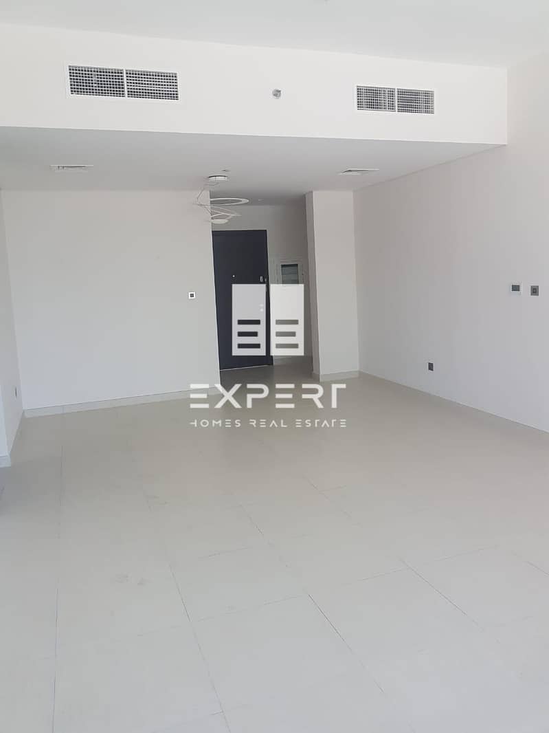 17 Bright And beautiful 3BR+lounge Apt for sale
