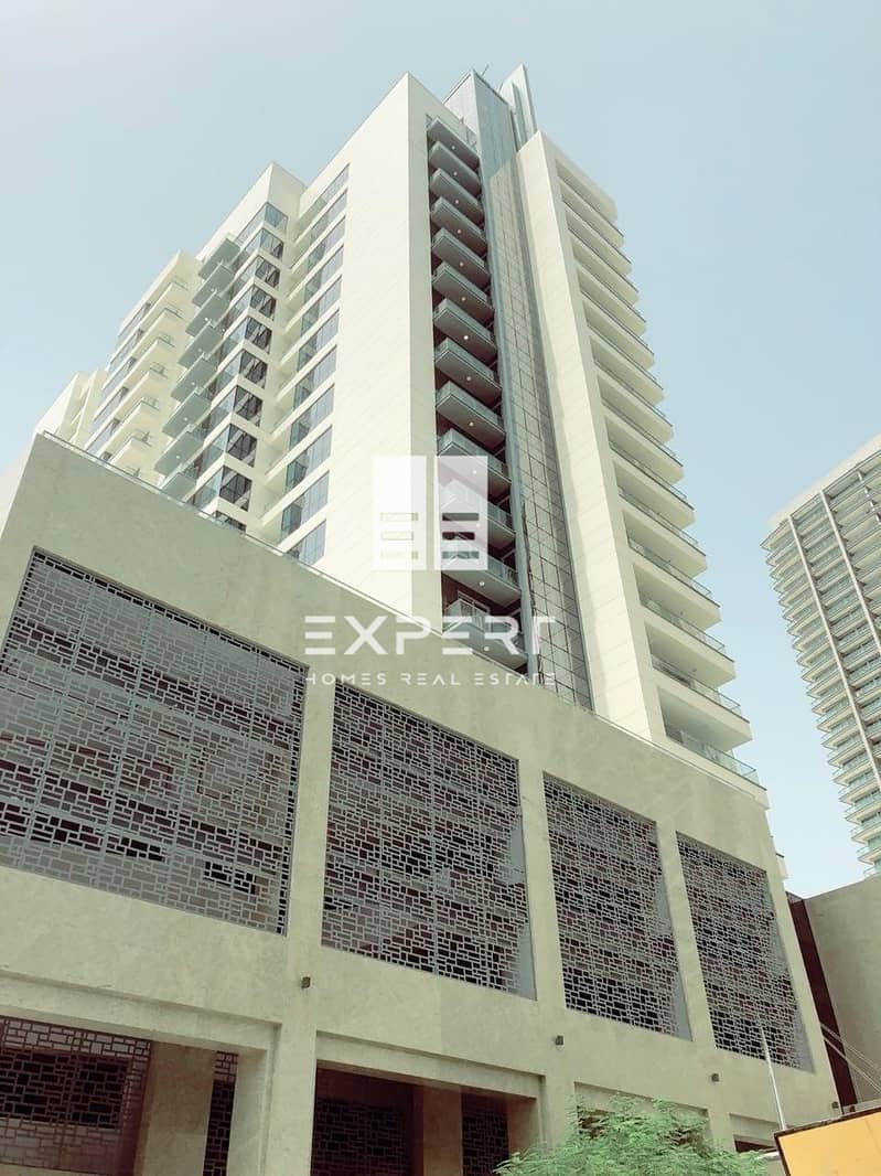 21 Bright And beautiful 3BR+lounge Apt for sale