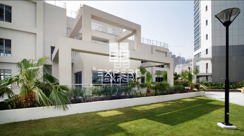 Highly upgraded 4 BR+MAID podium villa ET Highly upgraded 4 BR+MAID podium villa ET