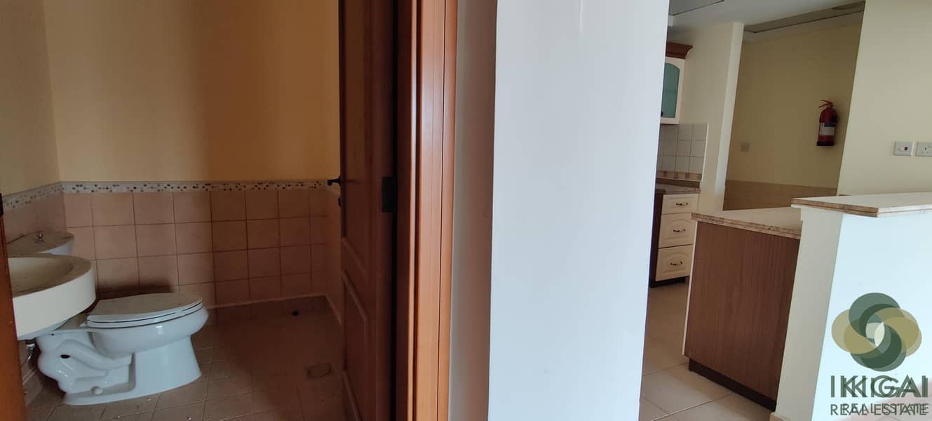 8 One Month Free | Large Balcony | No Commission