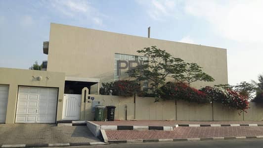 Five bedroom plus 1 maids room villa in Al manara Five bedroom plus 1 maids room villa in Al manara