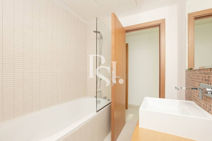6 al-nassem-al-rqaha-beach-abudhabi-bathroom (2). jpg