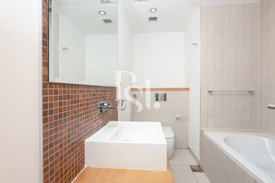 7 al-nassem-al-rqaha-beach-abudhabi-bathroom (3). jpg