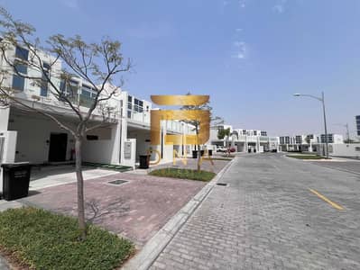 Single row | Big Plot | Vacant | Unfurnished