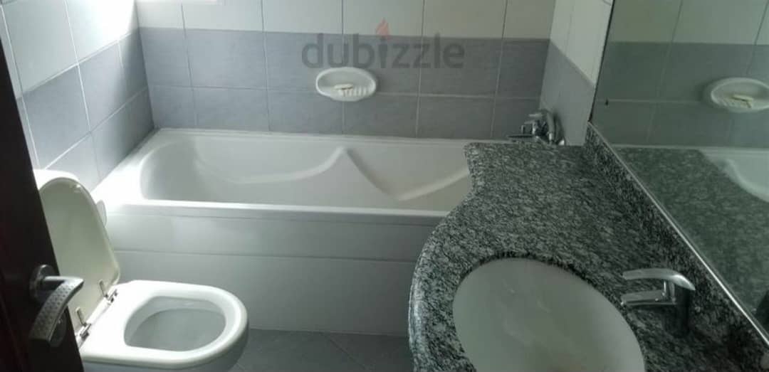 10 Screenshot_20220405-101057_dubizzle. jpg