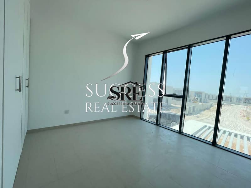 3 BR Villa I Single Row I Park & Pool View 3 BR Villa I Single Row I Park & Pool View