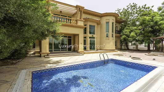 4 Bedroom Villa for Rent in Jumeirah Islands, Dubai - Unfurnished | Open Plan Living | Private Lake View