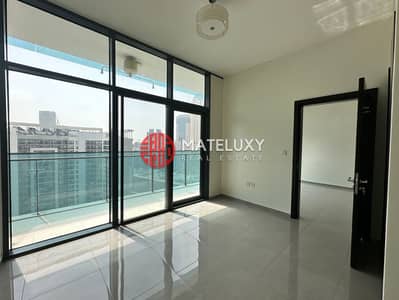 PRIME LOCATION | VACANT | LARGE SPACE | FULL GLASS