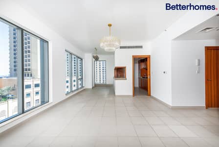 Smart Generous Sized 1 Bed in Shemara Dubai Marina
