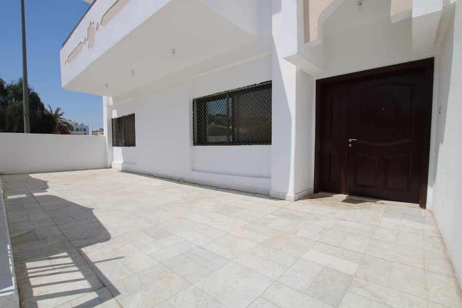 Well priced 4 bedroom Villa for lease