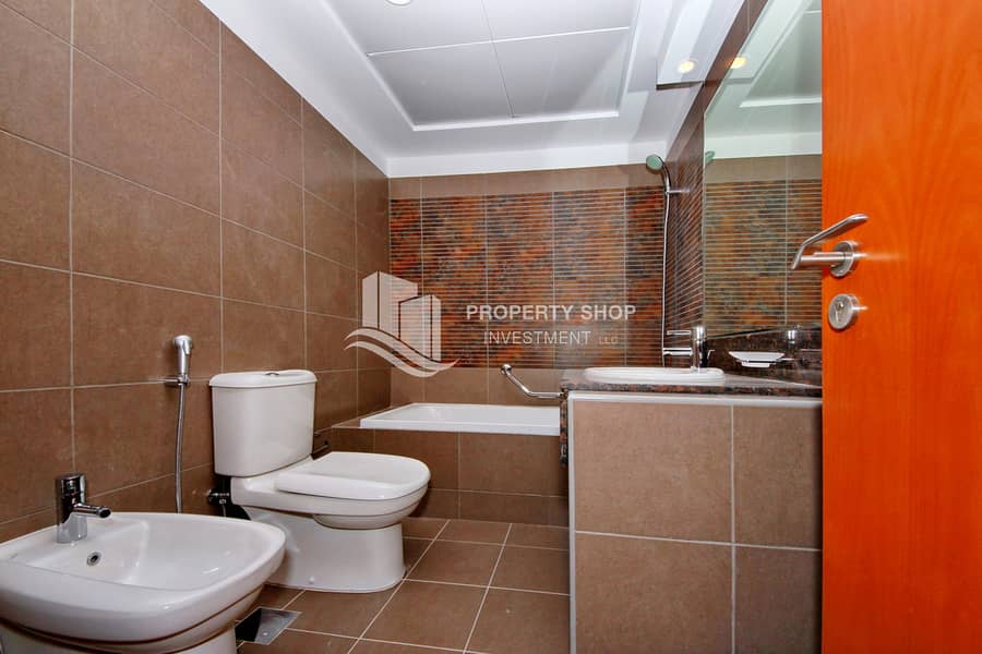 11 1-br-apartment-al-reem-island-shams-abu-dhabi-beach-tower-a-bathroom. JPG