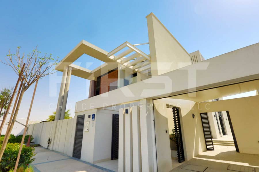 2 External Photo of 4 Bedroom Villa in West Yas Yas Island Abu Dhabi UAE (2). jpg