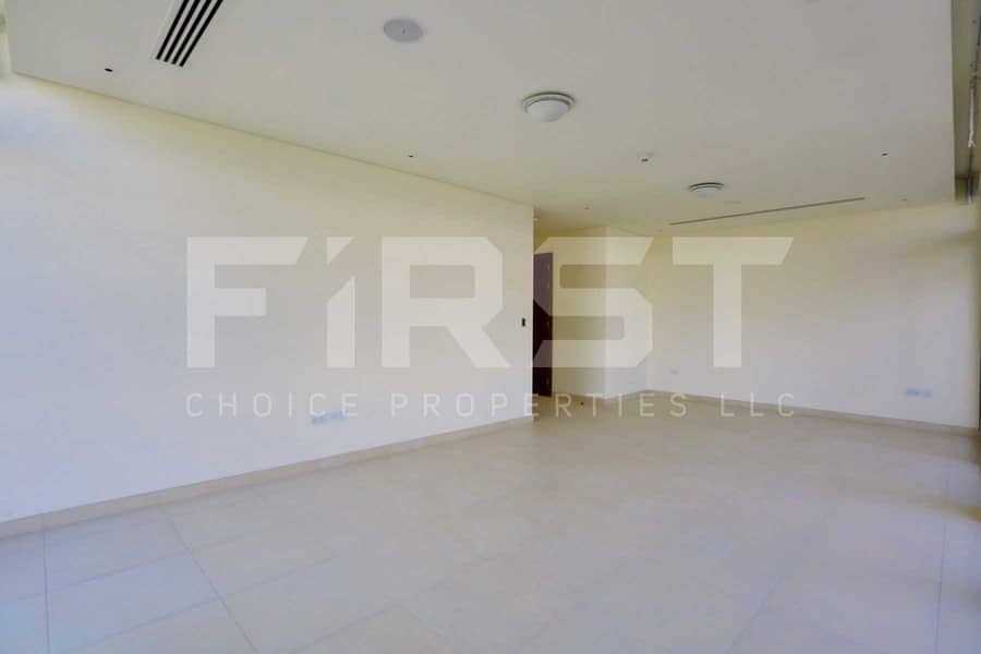 12 Internal Photo of 4 Bedroom Villa in West Yas Yas Island (21). jpg