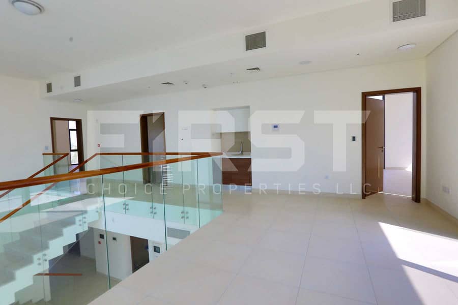 14 Internal Photo of 4 Bedroom Villa in West Yas Yas Island (29). jpg