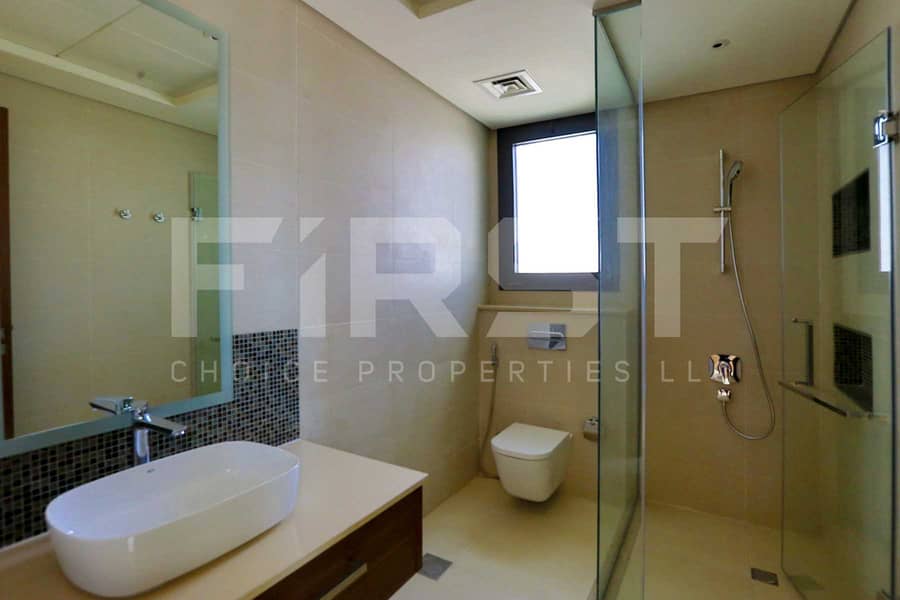 22 Internal Photo of 4 Bedroom Villa in West Yas Yas Island (32). jpg