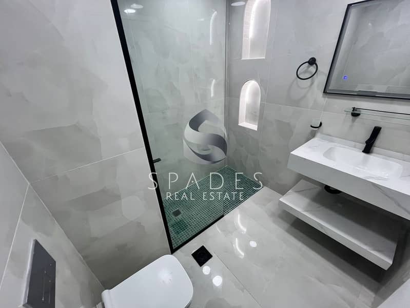 8 Amwaj 4 10. jpg