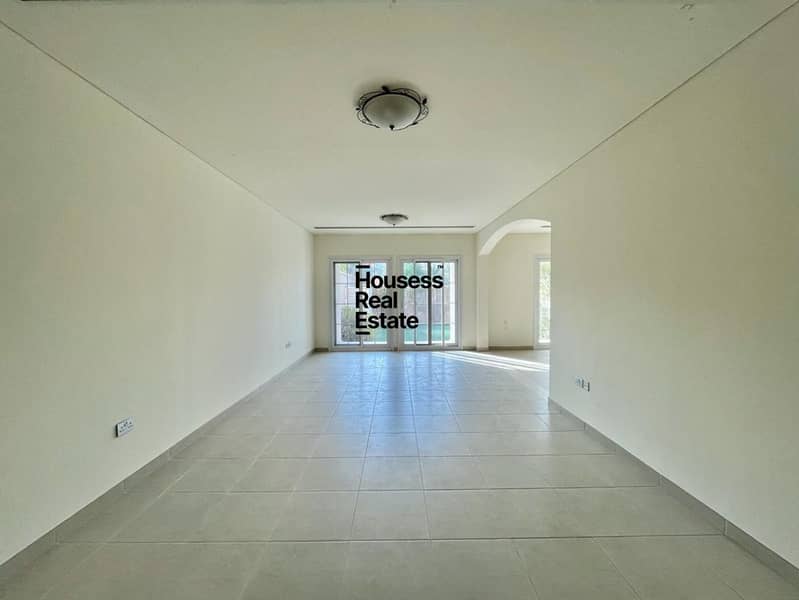 位于朱美拉环形村(JVC),JVC第12区 2 卧室的联排别墅 180000 AED - 9553458 位于朱美拉环形村(JVC),JVC第12区 2 卧室的联排别墅 180000 AED - 9553458
