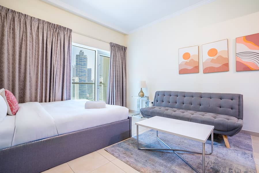 2 Studio Burj Al Nujoom-2. jpg