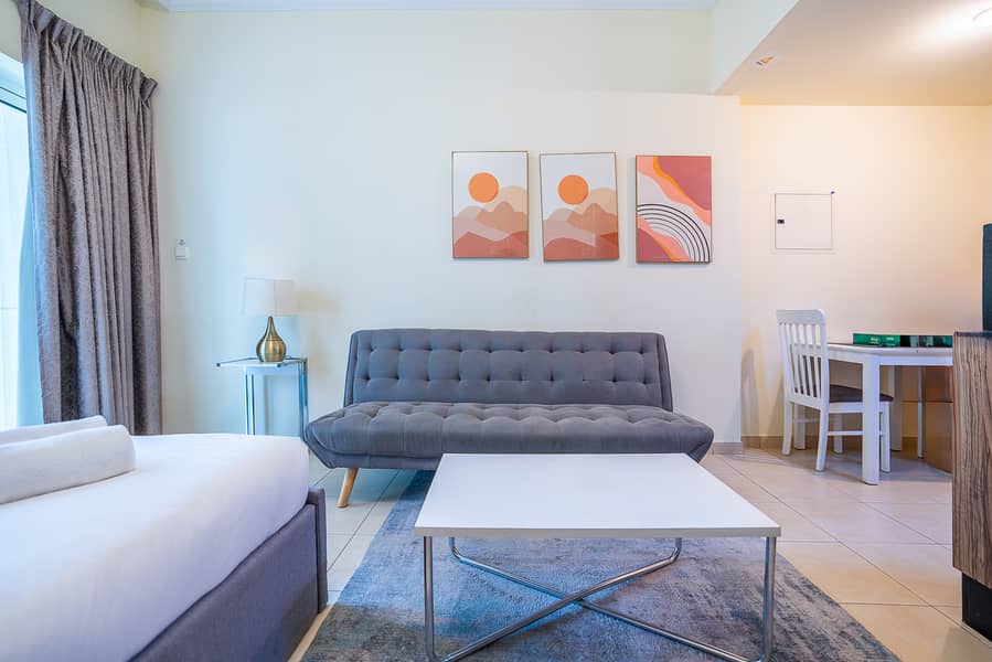 4 Studio Burj Al Nujoom-4. jpg