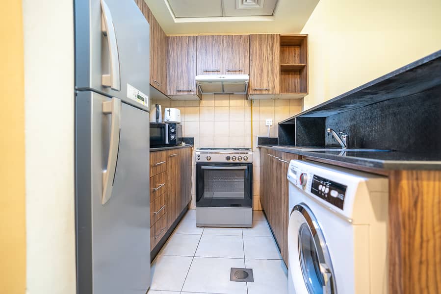 11 Studio Burj Al Nujoom-5. jpg