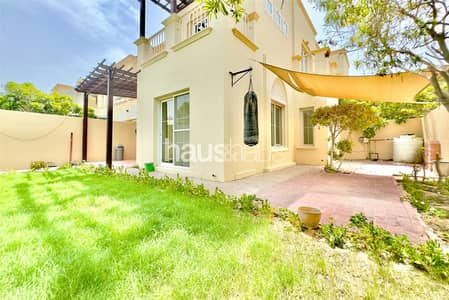 Exclusive | Vacant | Close To Pool